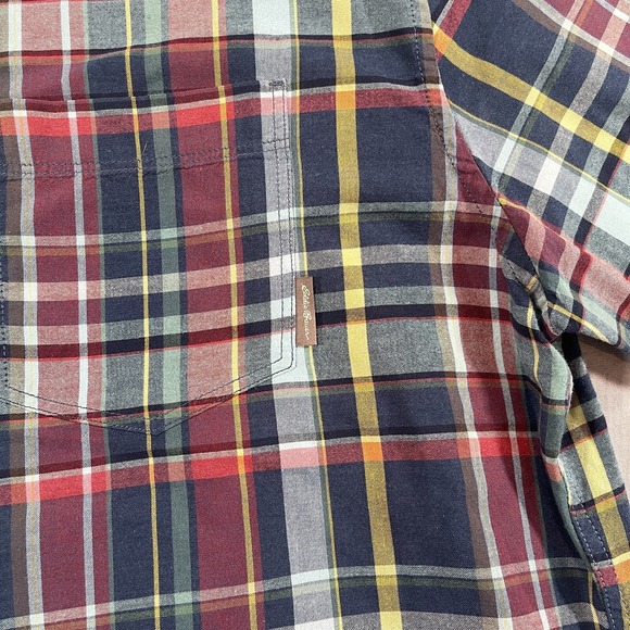 Eddie Bauer Short Sleeve Button Up Shirt Men L Red Plaid Lightweight Stretch NEW - Picture 4 of 9